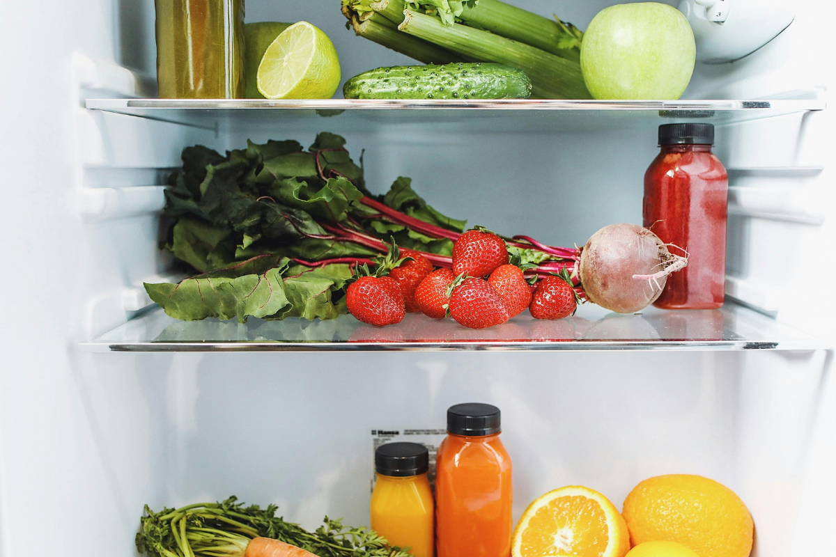 kulkas isi buah dan sayuran