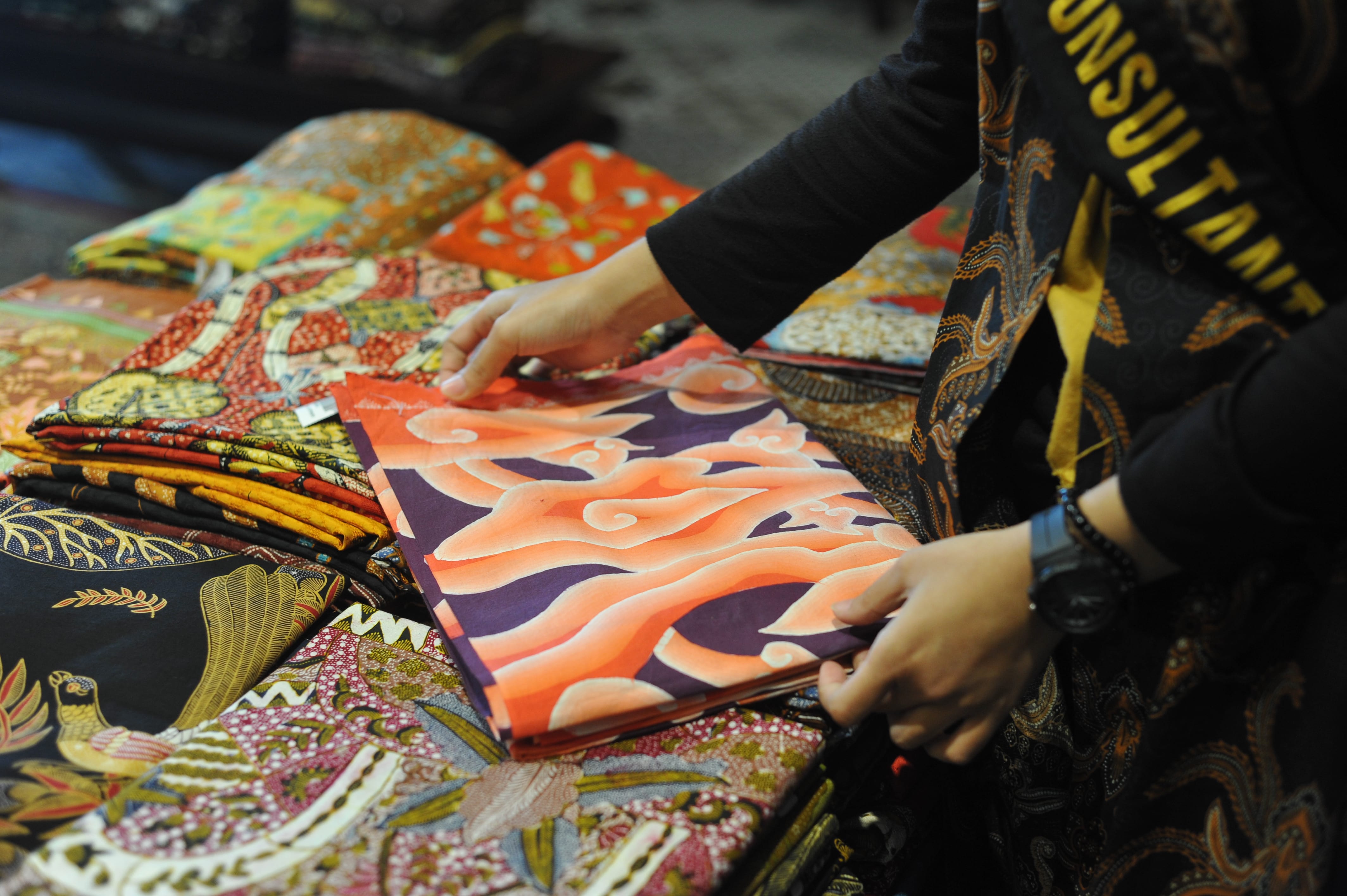 cara mencuci kain batik