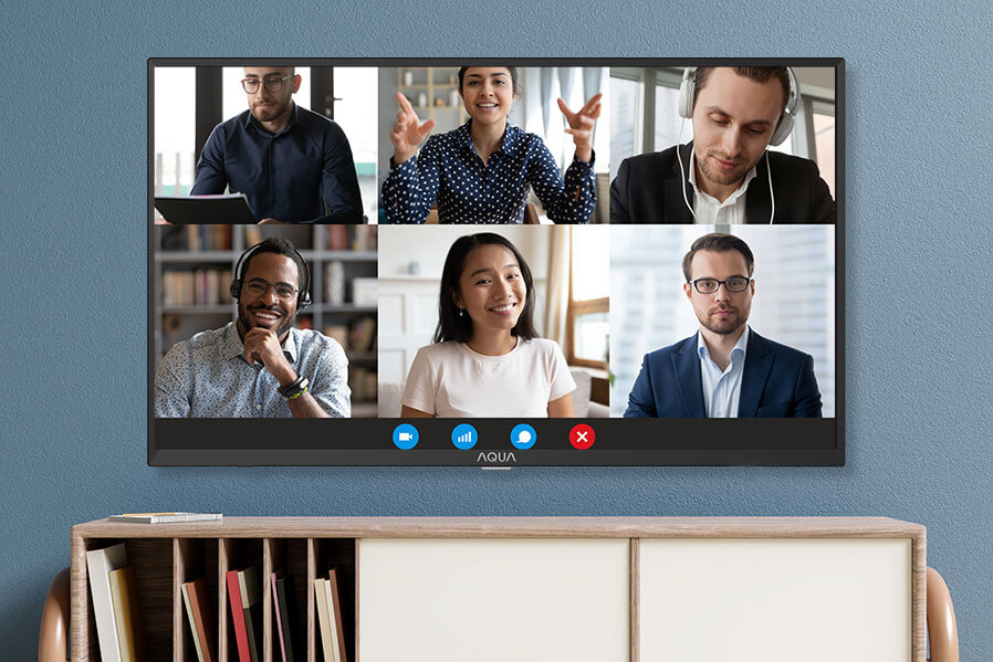 meeting online dengan Smart TV AQUA